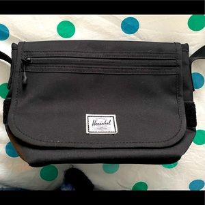 Herschel cross body canvas bag. Excellent condition!
